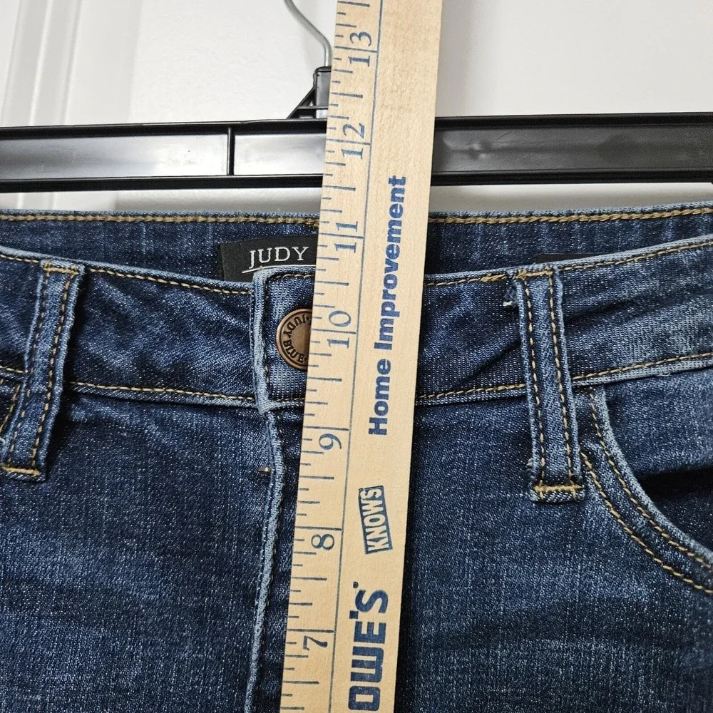 Judy Blue High Rise Capri Jeans Womens 9/29 Dark Wash Distressed‎ Ripped Denim